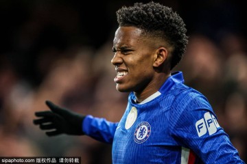 欧冠早报:切尔西3进球被吹3-0巴萨 瓜帅轮换10人玩脱