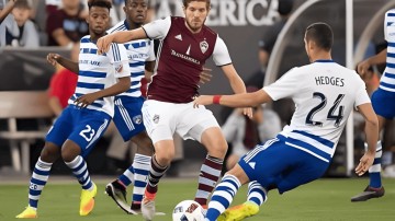 欧冠资格赛生死局:流浪者主场狂飙还是帕纳辛纳科斯逆袭?