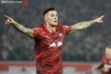 阿莫林买9号新人难题重重:曼联冗员难卖出,纽卡加入狂抢猎物