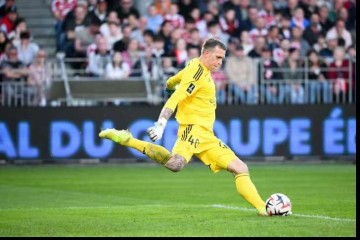 34岁老门神压哨转会!维拉截胡利兹联签下法甲功臣,大马丁离队倒计时?