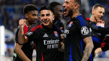 死敌变救星!大巴黎砸4500万帮里昂保级,法甲七冠王躲过降级危机