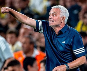 穆里尼奥带队逆转晋级,欧冠正赛只差一步!