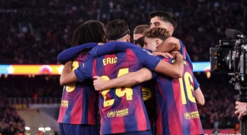 西甲榜首易主,积分争夺激烈,亚马尔两次助攻助巴萨大胜毕尔巴鄂竞技